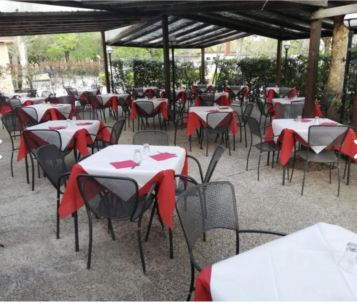 Chalet Camping River Italie Met 2 Slaapkamers Ameglia Eksteriør billede