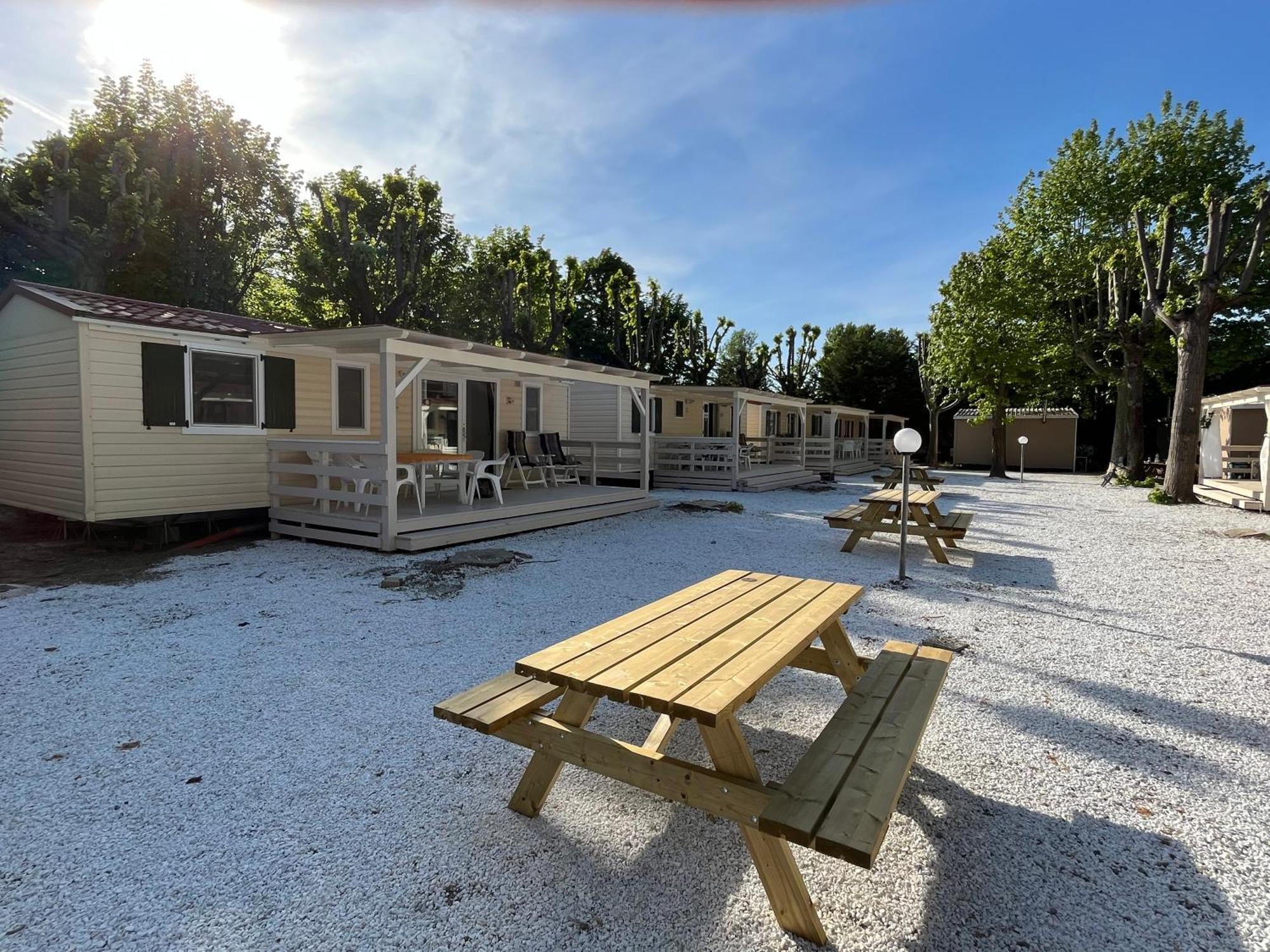 Chalet Camping River Italie Met 2 Slaapkamers Ameglia Eksteriør billede