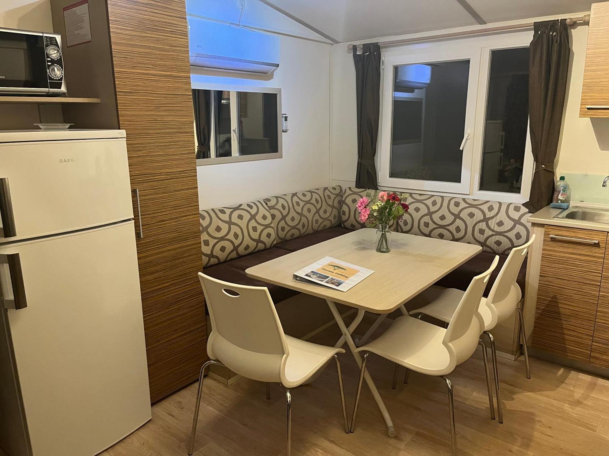 Chalet Camping River Italie Met 2 Slaapkamers Ameglia Eksteriør billede